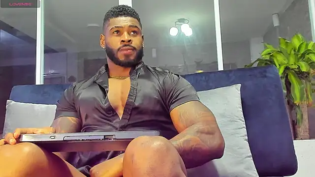 Snapshot of Makonneen chatting on 18, 12, 2024 Makonneen online show from 18, 12, 2024