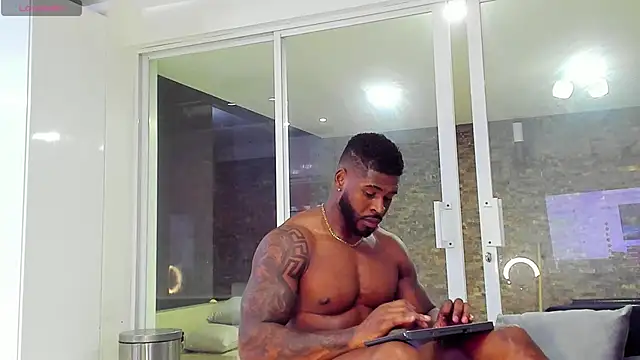 Snapshot of Makonneen chatting on 19, 12, 2024 Makonneen online show from 19, 12, 2024