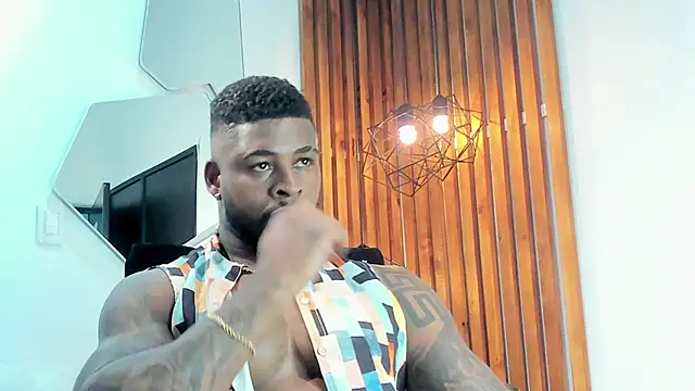 Snapshot of Makonneen chatting on 29, 12, 2024 Makonneen online show from 29, 12, 2024