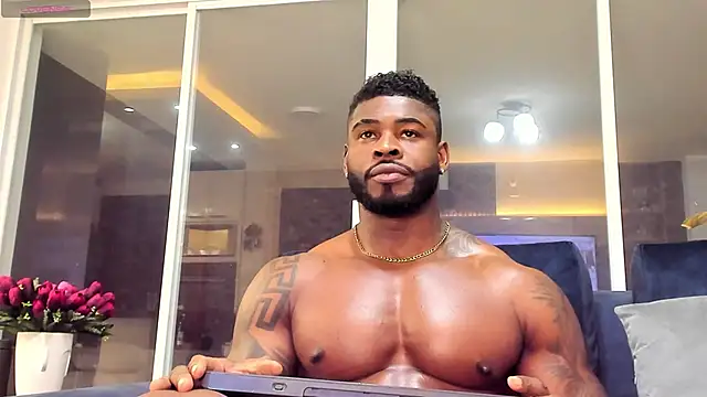 Snapshot of Makonneen chatting on 8, 3, 2025 Makonneen online show from 8, 3, 2025