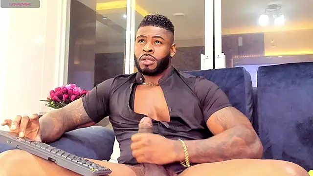 Snapshot of Makonneen chatting on 10, 3, 2025 Makonneen online show from 10, 3, 2025