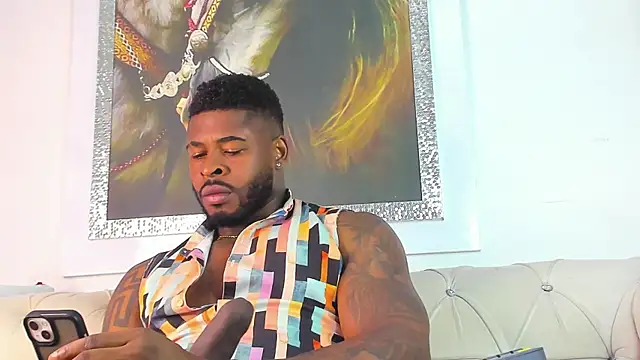 Snapshot of Makonneen chatting on 8, 10, 2025 Makonneen online show from 8, 10, 2025