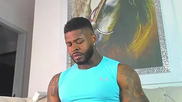 Snapshot of Makonneen chatting on 11, 10, 2025 Makonneen online show from 11, 10, 2025