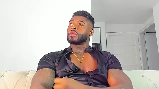 Snapshot of Makonneen chatting on 26, 10, 2025 Makonneen online show from 26, 10, 2025