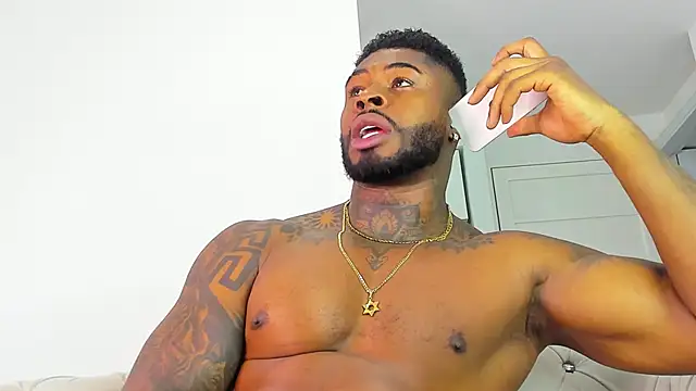 Snapshot of Makonneen chatting on 16, 11, 2025 Makonneen online show from 16, 11, 2025