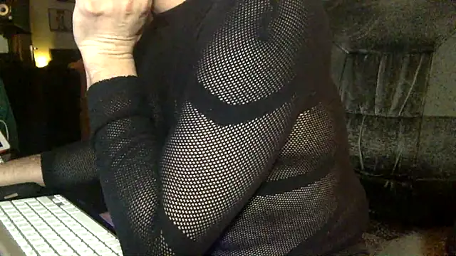 tomz0819 online show from 3, 11, 2025