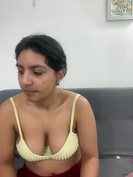 cloe small online show from 4, 2, 2025