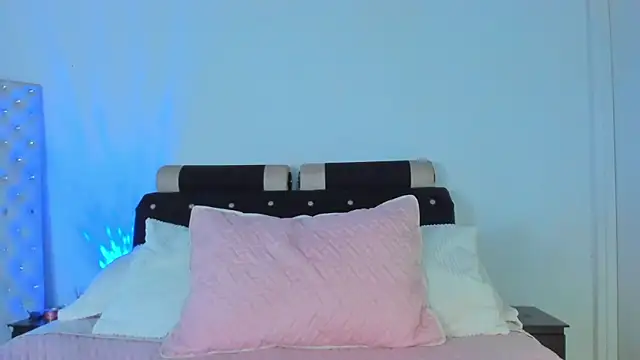 Snapshot of emma-hiill chatting on 15, 2, 2025 emma-hiill online show from 15, 2, 2025