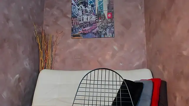 Snapshot of emma-hiill chatting on 17, 10, 2025 emma-hiill online show from 17, 10, 2025