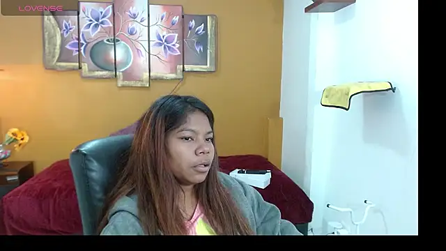 Snapshot of Laurizolson chatting on 7, 12, 2024 Laurizolson online show from 7, 12, 2024