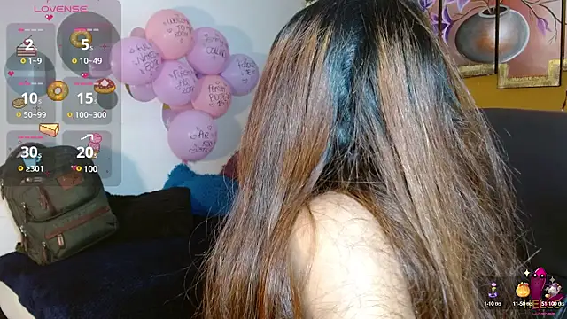 Snapshot of Laurizolson chatting on 11, 12, 2024 Laurizolson online show from 11, 12, 2024