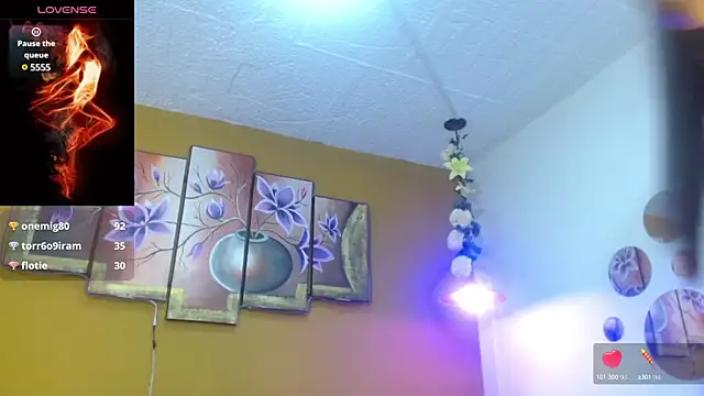 Snapshot of Laurizolson chatting on 3, 1, 2025 Laurizolson online show from 3, 1, 2025