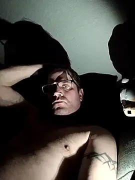 Snapshot of crazycam619 chatting on 3, 11, 2025 crazycam619 online show from 3, 11, 2025