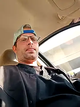 Snapshot of crazycam619 chatting on 3, 11, 2025 crazycam619 online show from 3, 11, 2025