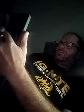 Snapshot of crazycam619 chatting on 19, 11, 2025 crazycam619 online show from 19, 11, 2025