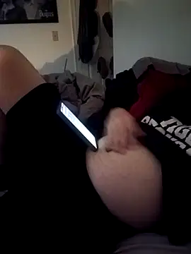 Snapshot of crazycam619 chatting on 13, 12, 2025 crazycam619 online show from 13, 12, 2025