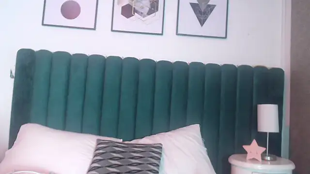 Nicolette ks  online show from 11, 11, 2025