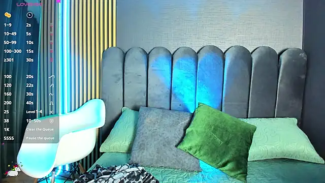 Nicolette ks  online show from 5, 12, 2025