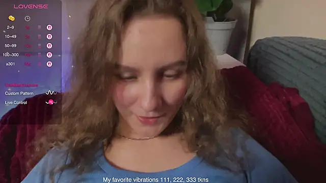 Snapshot of Hot_Thumbelina chatting on 27, 11, 2025 Hot Thumbelina online show from 27, 11, 2025