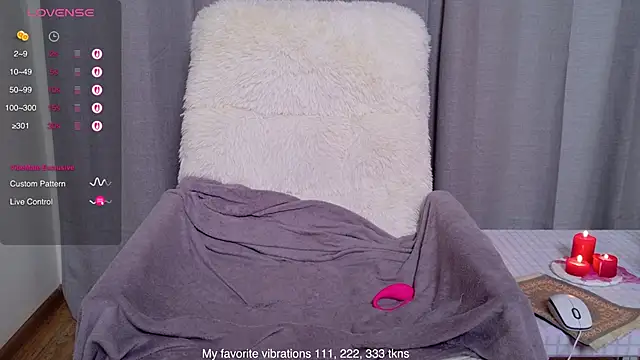 Snapshot of Hot_Thumbelina chatting on 15, 12, 2025 Hot Thumbelina online show from 15, 12, 2025