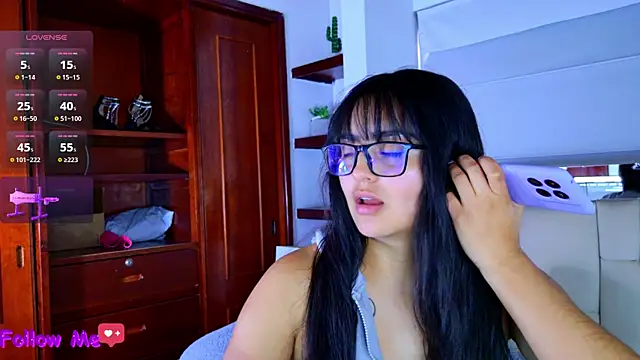 Snapshot of scarlleth_ chatting on 6, 11, 2025 scarlleth online show from 6, 11, 2025