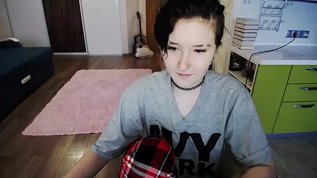 Snapshot of Kira_Bakker chatting on 7, 2, 2025 Kira Bakker online show from 7, 2, 2025