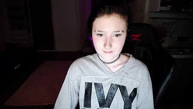 Snapshot of Kira_Bakker chatting on 26, 2, 2025 Kira Bakker online show from 26, 2, 2025