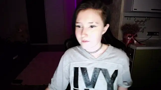 Snapshot of Kira_Bakker chatting on 1, 3, 2025 Kira Bakker online show from 1, 3, 2025