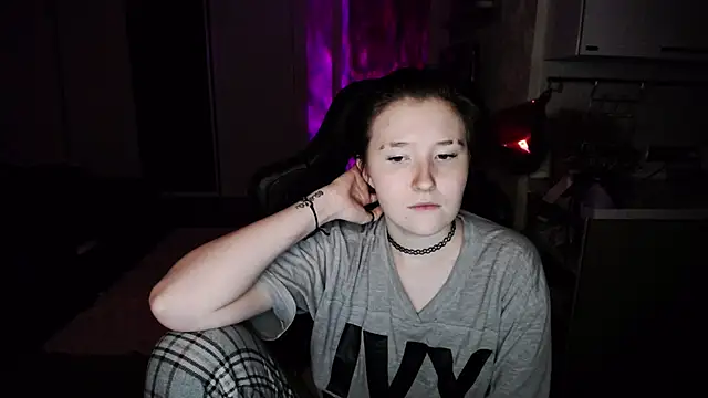 Snapshot of Kira_Bakker chatting on 11, 3, 2025 Kira Bakker online show from 11, 3, 2025