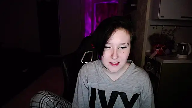 Snapshot of Kira_Bakker chatting on 18, 3, 2025 Kira Bakker online show from 18, 3, 2025