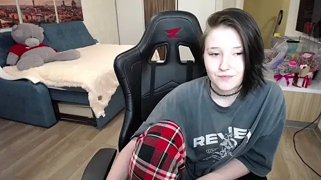 Snapshot of Kira_Bakker chatting on 25, 9, 2025 Kira Bakker online show from 25, 9, 2025