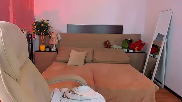 Viola  Shy online show from 4, 3, 2026