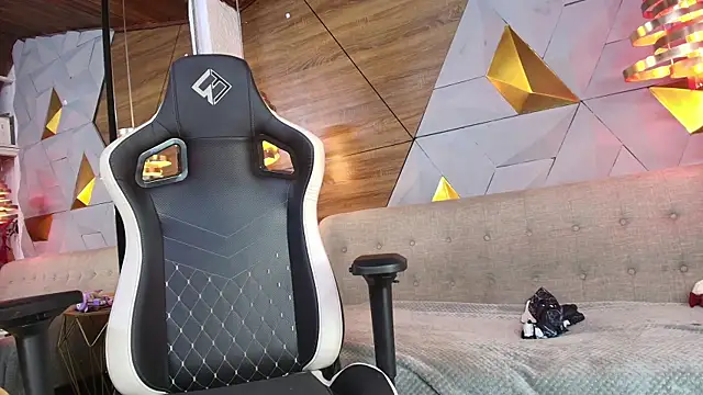 Snapshot of sarah_banks1 chatting on 24, 2, 2025 sarah banks1 online show from 24, 2, 2025