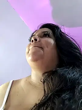 Snapshot of AvaChannel chatting on 28, 10, 2025 AvaChannel online show from 28, 10, 2025