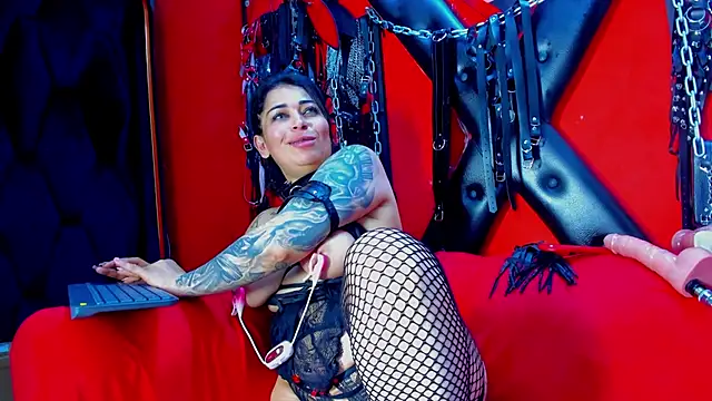 sadistic aradia online show from 21, 12, 2024