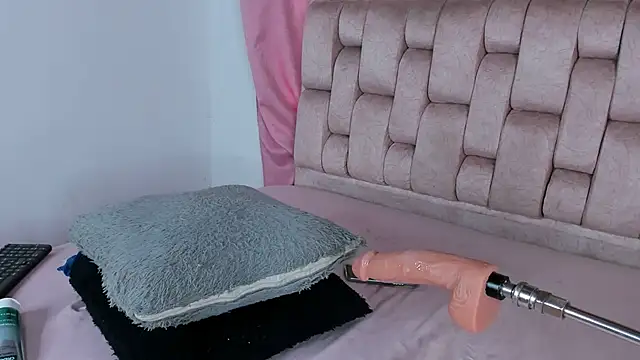 Emma Evelyn online show from 8, 2, 2026