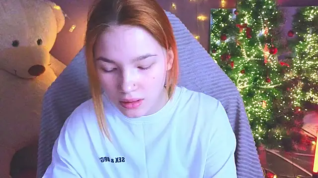 Snapshot of erikabrian chatting on 18, 12, 2025 erikabrian online show from 18, 12, 2025