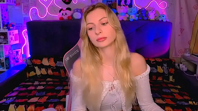 Snapshot of Maria_Hunt chatting on 19, 11, 2025 Maria Hunt online show from 19, 11, 2025