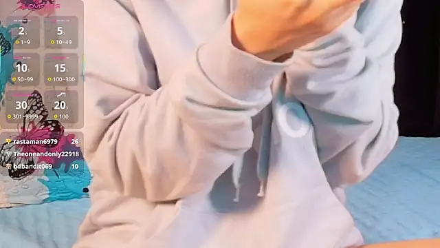 Snapshot of littleebluee chatting on 16, 10, 2025 littleebluee online show from 16, 10, 2025