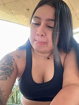 Pretty Isadora online show from 29, 10, 2025