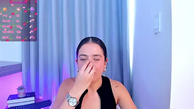 Lucyortiz  online show from 14, 3, 2025