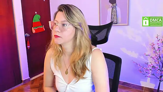 Chanelll Taylorr  online show from 26, 12, 2024