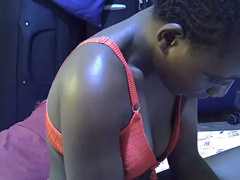 Adaline-Paris online show from 25, 10, 2025