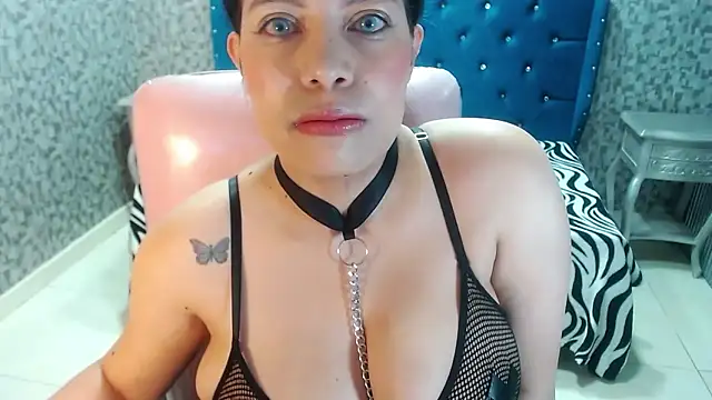 CurvyJulieth online show from 9, 9, 2025