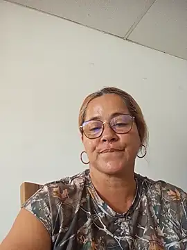 Snapshot of natally_ross21 chatting on 31, 10, 2025 natally ross21 online show from 31, 10, 2025