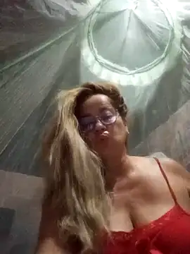 Snapshot of natally_ross21 chatting on 8, 11, 2025 natally ross21 online show from 8, 11, 2025