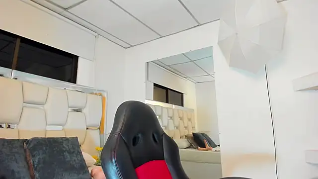 Naomi-Haruno online show from 24, 1, 2025