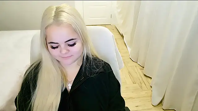 Snapshot of lovely-eyes chatting on 11, 12, 2024 lovely-eyes online show from 11, 12, 2024