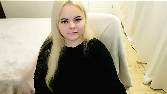 Snapshot of lovely-eyes chatting on 21, 12, 2024 lovely-eyes online show from 21, 12, 2024