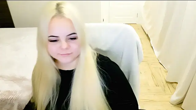 Snapshot of lovely-eyes chatting on 21, 12, 2024 lovely-eyes online show from 21, 12, 2024